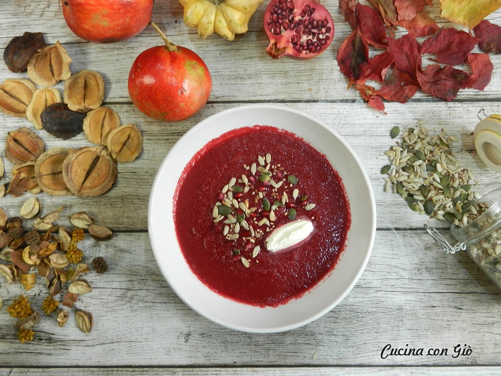 Zuppa di rapa rossa e melagrana