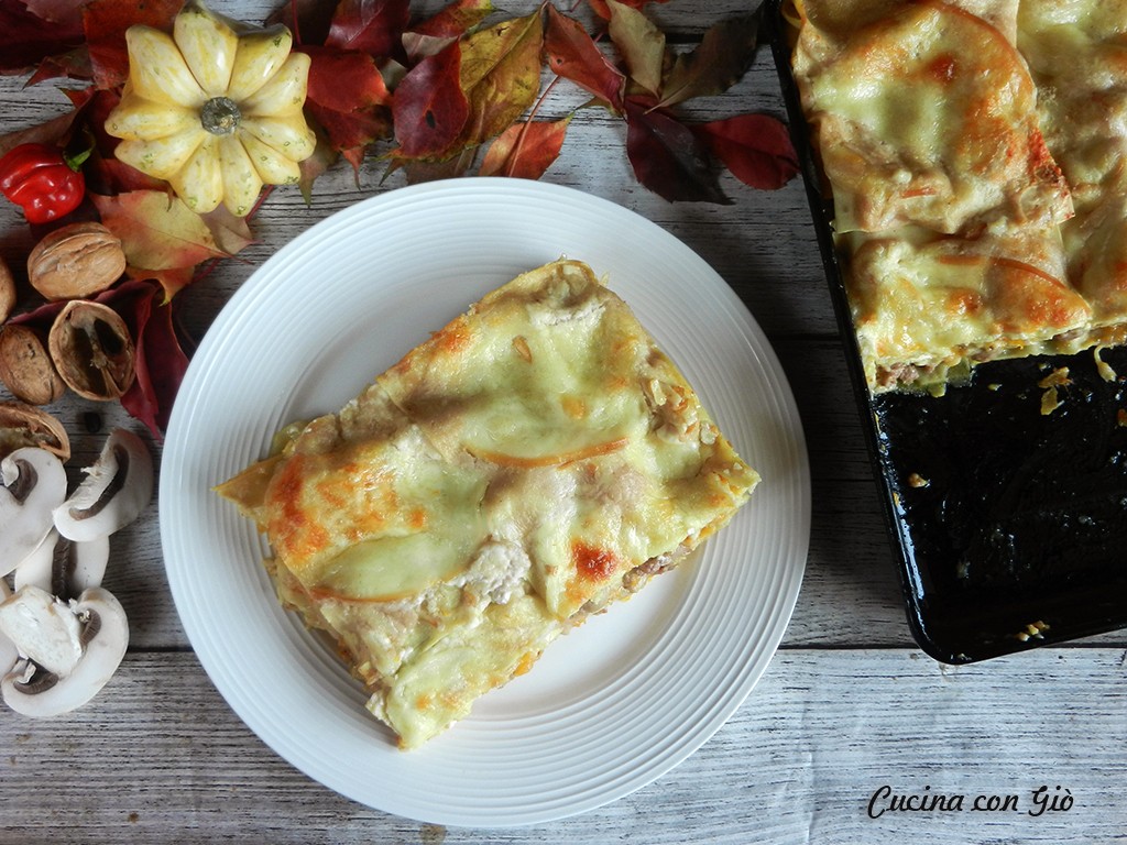 Lasagna zucca, funghi, salsiccia, provola e castagne