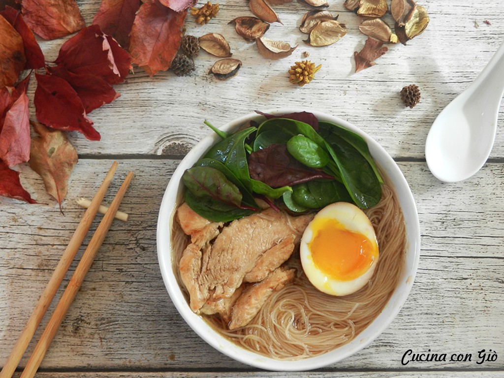 Ramen pollo e spinaci