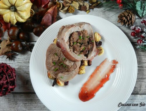 tacchino ripieno con castagne e salsa ai mirtilli