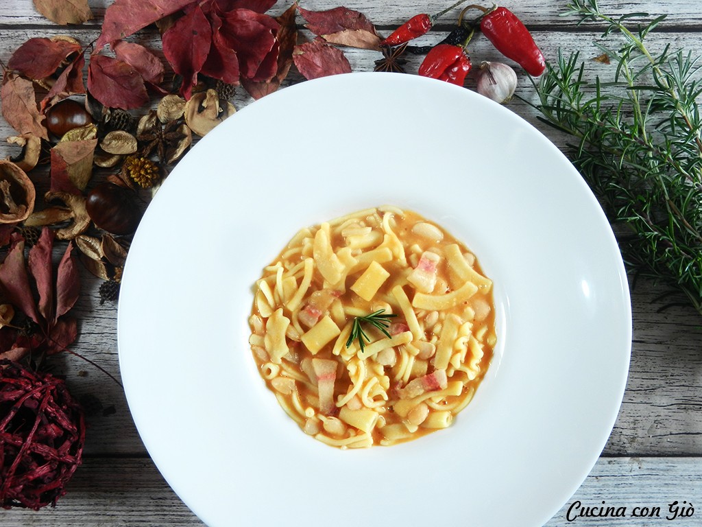 pasta e fagioli con pancetta