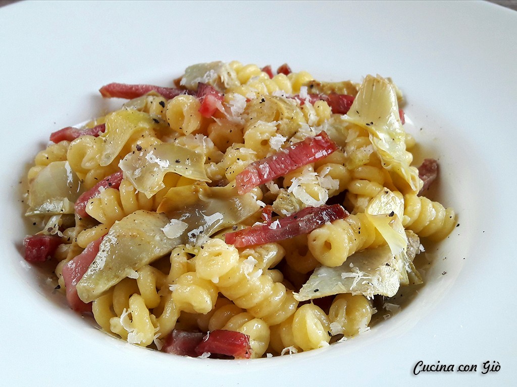 Fusilli carciofi e capocollo