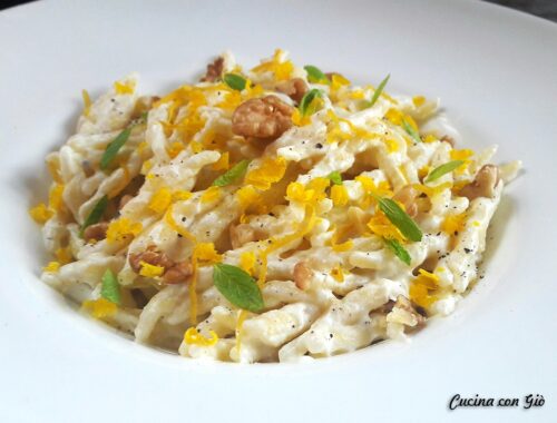 Trofie con ricotta, noci e tuorlo marinato con al profumo di menta e bergamotto