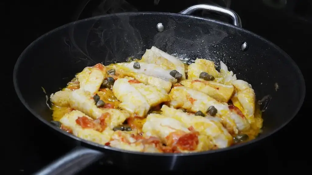 Filetti di merluzzo in padella: come cuocerli senza farli sfaldare
