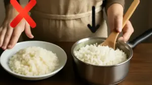 Come evitare che il riso cotto si incolli mentre aspetti di servirlo