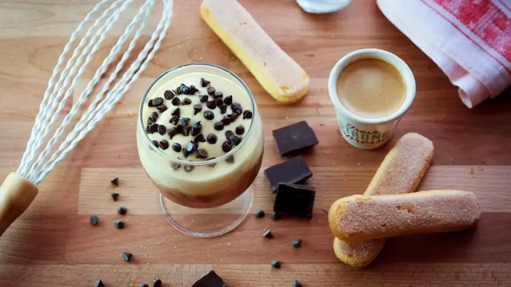 Tiramisù in bicchiere: come comporre gli strati senza inzuppare troppo i biscotti