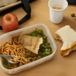 Preparare il pranzo per il lavoro: come separare ingredienti caldi e freddi